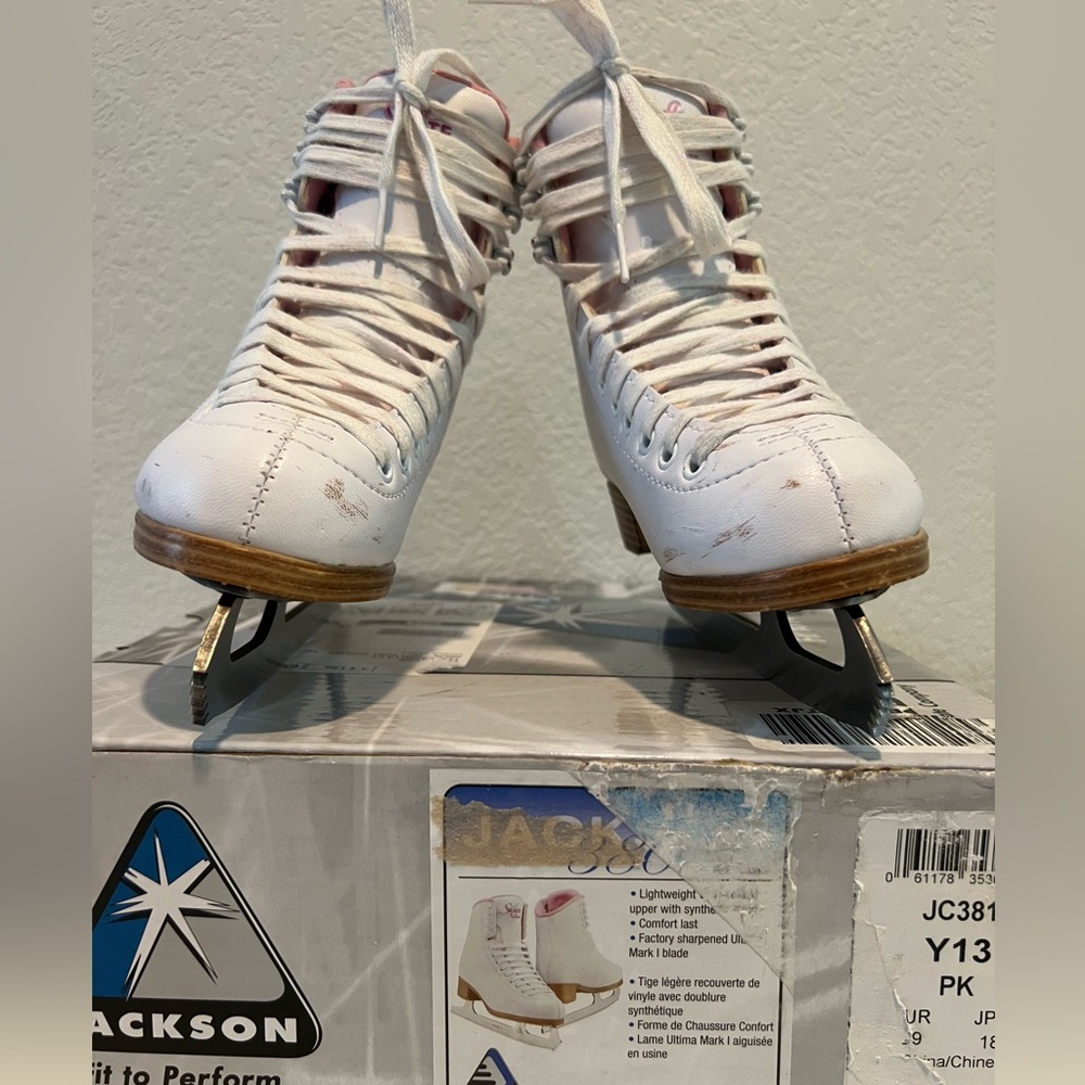 Jackson Girls Soft Skate 380 Youth Ice Figure Skates size 13Y
